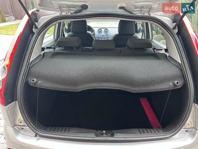 Сірий Форд Фієста, об'ємом двигуна 1.4 л та пробігом 178 тис. км за 4499 $, фото 15 на Automoto.ua