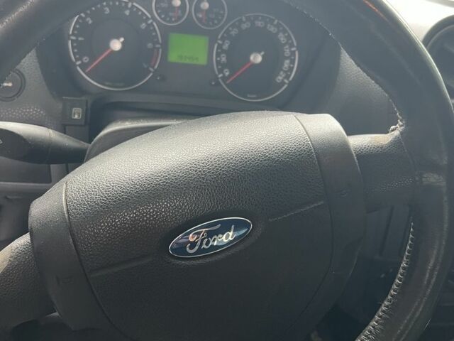 Серый Форд Фиеста, объемом двигателя 1.2 л и пробегом 194 тыс. км за 3300 $, фото 8 на Automoto.ua