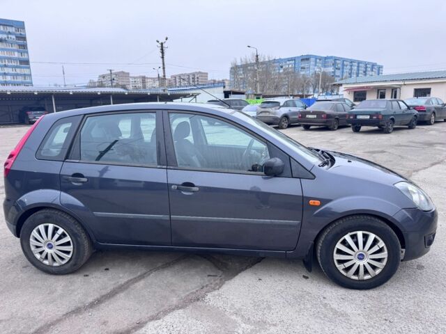 Серый Форд Фиеста, объемом двигателя 1.4 л и пробегом 225 тыс. км за 3700 $, фото 6 на Automoto.ua