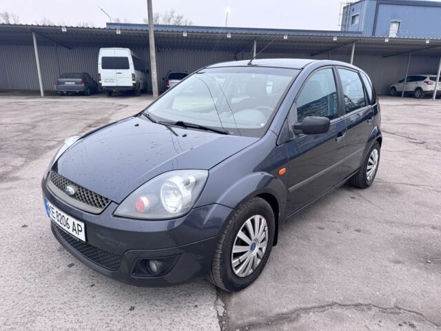 Серый Форд Фиеста, объемом двигателя 1.4 л и пробегом 225 тыс. км за 3700 $, фото 2 на Automoto.ua