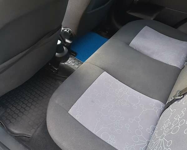 Серый Форд Фиеста, объемом двигателя 1.39 л и пробегом 184 тыс. км за 4600 $, фото 15 на Automoto.ua