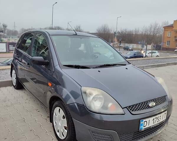 Серый Форд Фиеста, объемом двигателя 1.24 л и пробегом 125 тыс. км за 3450 $, фото 1 на Automoto.ua