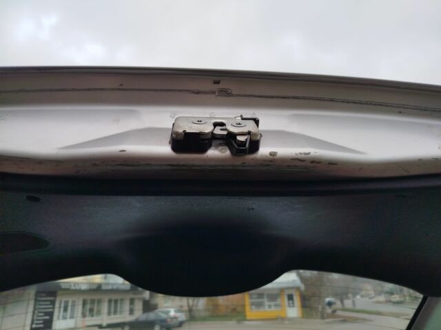 Серый Форд Фиеста, объемом двигателя 1.3 л и пробегом 150 тыс. км за 4100 $, фото 5 на Automoto.ua