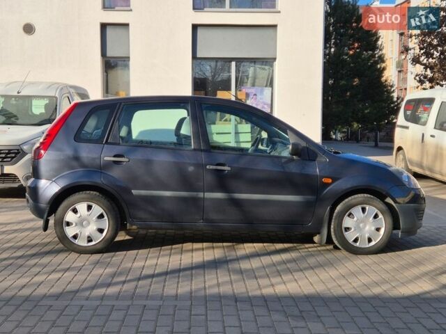 Сірий Форд Фієста, об'ємом двигуна 1.4 л та пробігом 104 тис. км за 4800 $, фото 3 на Automoto.ua