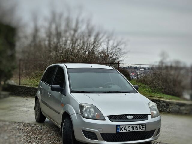 Сірий Форд Фієста, об'ємом двигуна 1.2 л та пробігом 246 тис. км за 3800 $, фото 1 на Automoto.ua