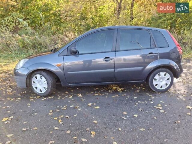 Сірий Форд Фієста, об'ємом двигуна 1.4 л та пробігом 292 тис. км за 2800 $, фото 5 на Automoto.ua
