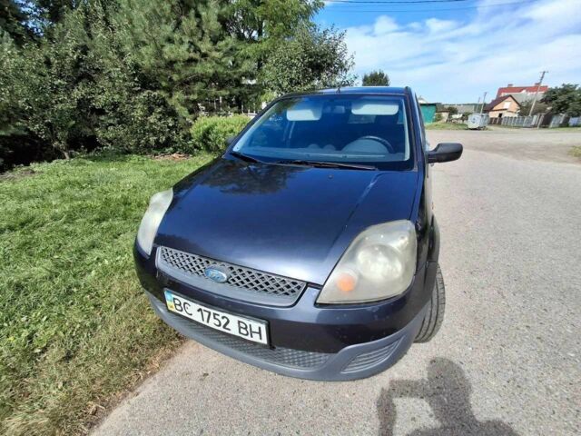 Серый Форд Фиеста, объемом двигателя 1.4 л и пробегом 204 тыс. км за 3799 $, фото 1 на Automoto.ua