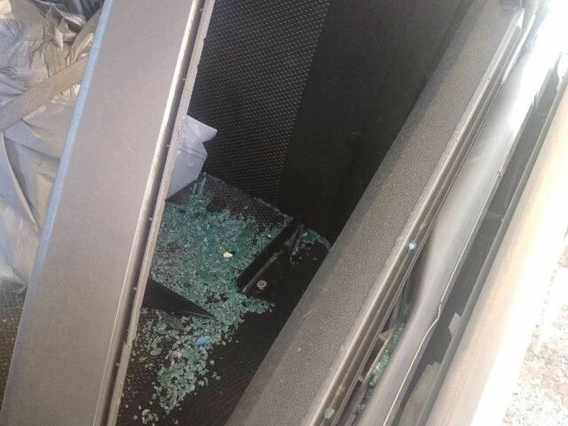 Серый Форд Фиеста, объемом двигателя 1.4 л и пробегом 233 тыс. км за 902 $, фото 6 на Automoto.ua