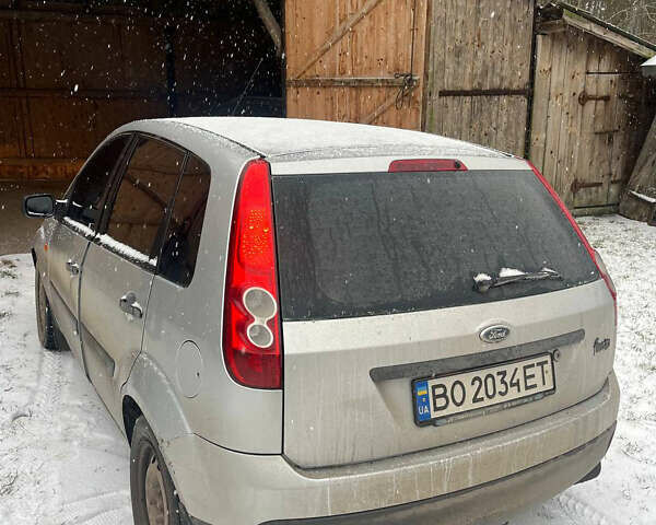 Сірий Форд Фієста, об'ємом двигуна 1.3 л та пробігом 314 тис. км за 3200 $, фото 5 на Automoto.ua