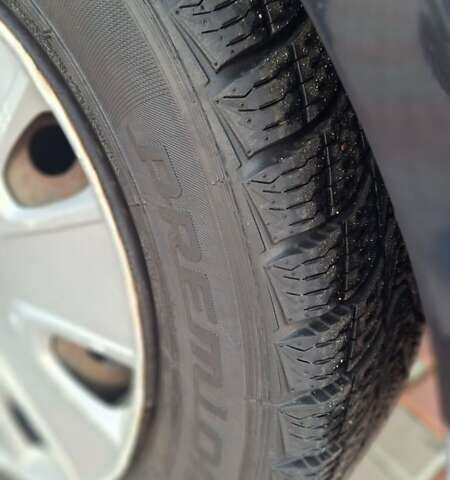 Серый Форд Фиеста, объемом двигателя 1.39 л и пробегом 269 тыс. км за 3800 $, фото 8 на Automoto.ua