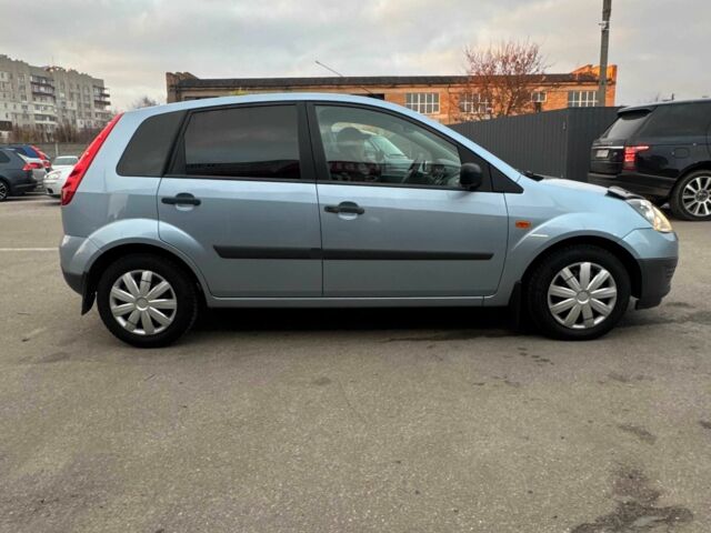 Серый Форд Фиеста, объемом двигателя 1.2 л и пробегом 145 тыс. км за 4350 $, фото 3 на Automoto.ua