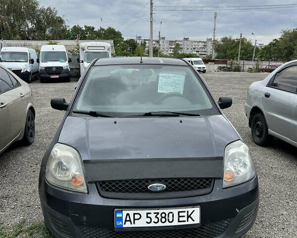 Сірий Форд Фієста, об'ємом двигуна 1.4 л та пробігом 245 тис. км за 2800 $, фото 2 на Automoto.ua