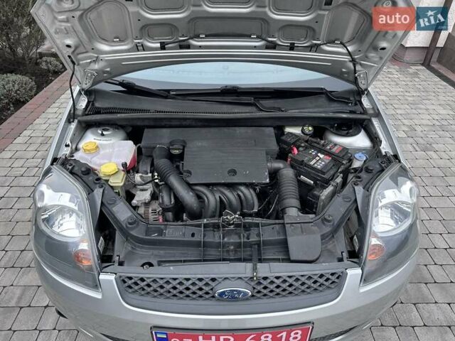 Сірий Форд Фієста, об'ємом двигуна 1.4 л та пробігом 178 тис. км за 4499 $, фото 17 на Automoto.ua