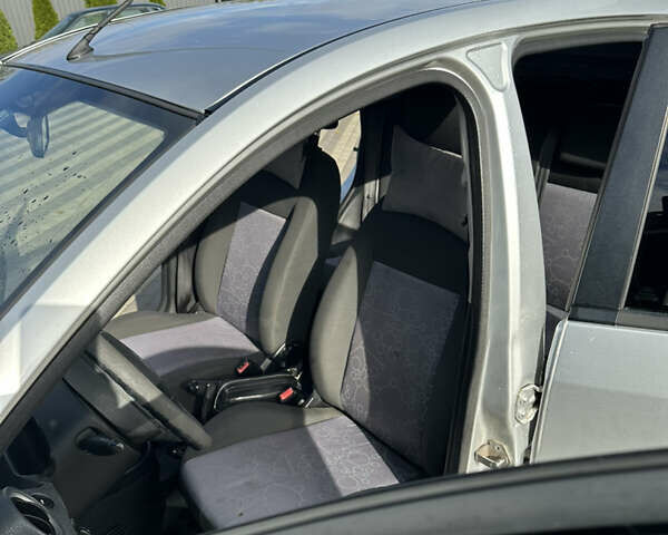 Форд Фиеста 2007 в Борисполе на Automoto.ua Серый Форд Фиеста, объемом двигателя 1.4 л и пробегом 255 тыс. км за 3900 $, фото 10 на Automoto.ua