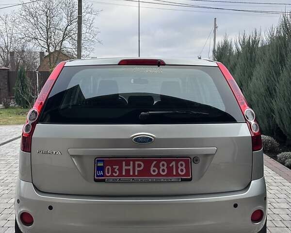 Сірий Форд Фієста, об'ємом двигуна 1.4 л та пробігом 178 тис. км за 4499 $, фото 5 на Automoto.ua