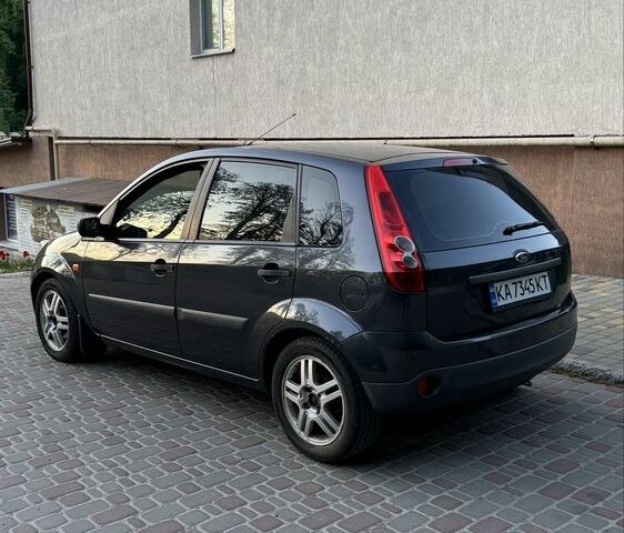 Сірий Форд Фієста, об'ємом двигуна 1.4 л та пробігом 210 тис. км за 4000 $, фото 5 на Automoto.ua