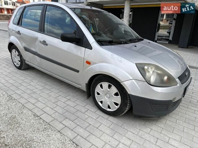 Сірий Форд Фієста, об'ємом двигуна 1.3 л та пробігом 170 тис. км за 1999 $, фото 1 на Automoto.ua