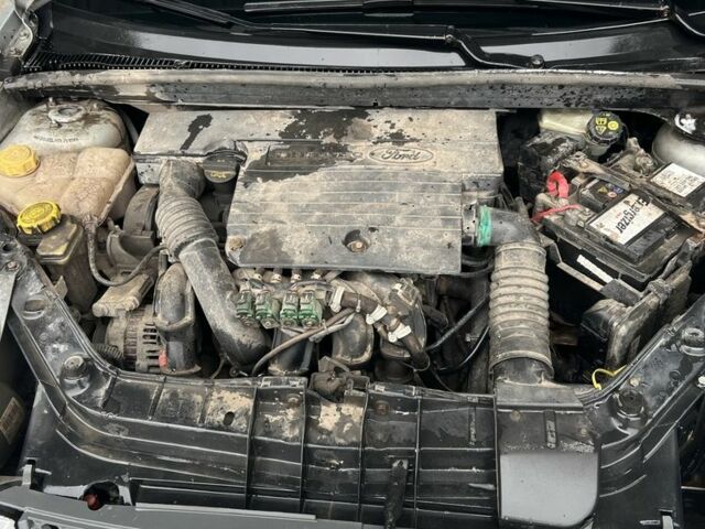 Серый Форд Фиеста, объемом двигателя 1.2 л и пробегом 194 тыс. км за 3300 $, фото 15 на Automoto.ua