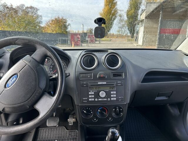 Форд Фиеста 2007 в Борисполе на Automoto.ua Серый Форд Фиеста, объемом двигателя 1.4 л и пробегом 255 тыс. км за 3900 $, фото 6 на Automoto.ua