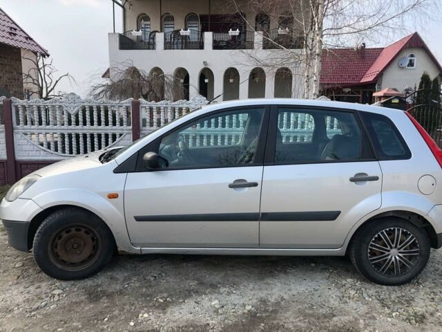 Серый Форд Фиеста, объемом двигателя 1.4 л и пробегом 347 тыс. км за 4200 $, фото 9 на Automoto.ua