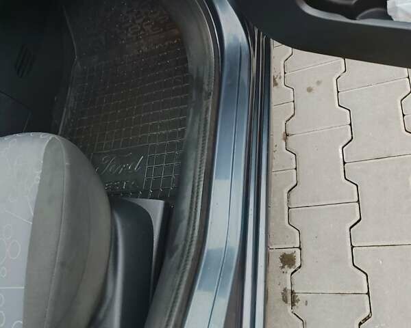 Серый Форд Фиеста, объемом двигателя 1.24 л и пробегом 125 тыс. км за 3450 $, фото 4 на Automoto.ua