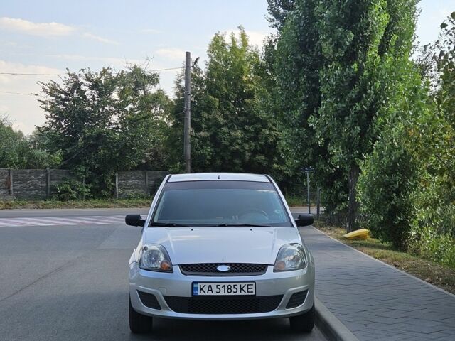 Сірий Форд Фієста, об'ємом двигуна 1.2 л та пробігом 242 тис. км за 3700 $, фото 1 на Automoto.ua