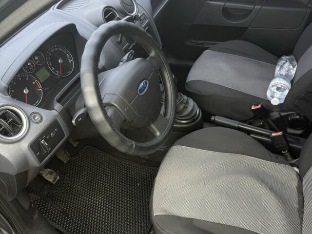 Серый Форд Фиеста, объемом двигателя 1.4 л и пробегом 202 тыс. км за 3499 $, фото 11 на Automoto.ua