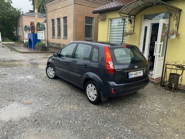 Серый Форд Фиеста, объемом двигателя 1.4 л и пробегом 270 тыс. км за 3500 $, фото 3 на Automoto.ua