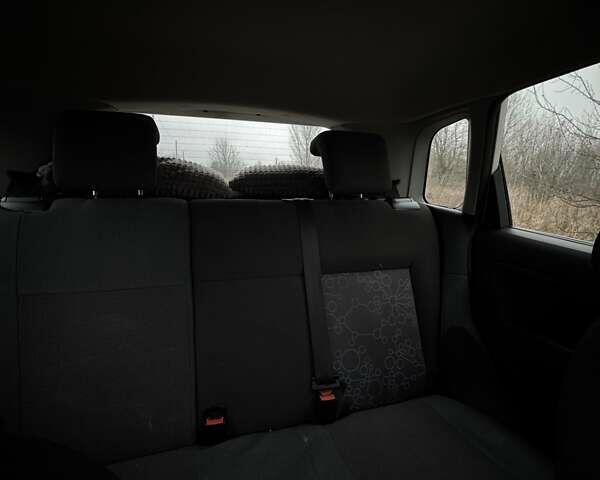 Серый Форд Фиеста, объемом двигателя 1.39 л и пробегом 158 тыс. км за 3900 $, фото 20 на Automoto.ua