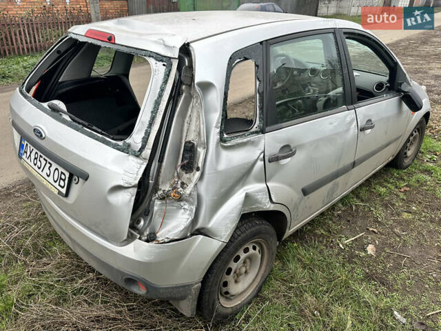 Сірий Форд Фієста, об'ємом двигуна 1.39 л та пробігом 88 тис. км за 1000 $, фото 3 на Automoto.ua