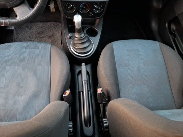 Сірий Форд Фієста, об'ємом двигуна 1.4 л та пробігом 250 тис. км за 4400 $, фото 19 на Automoto.ua