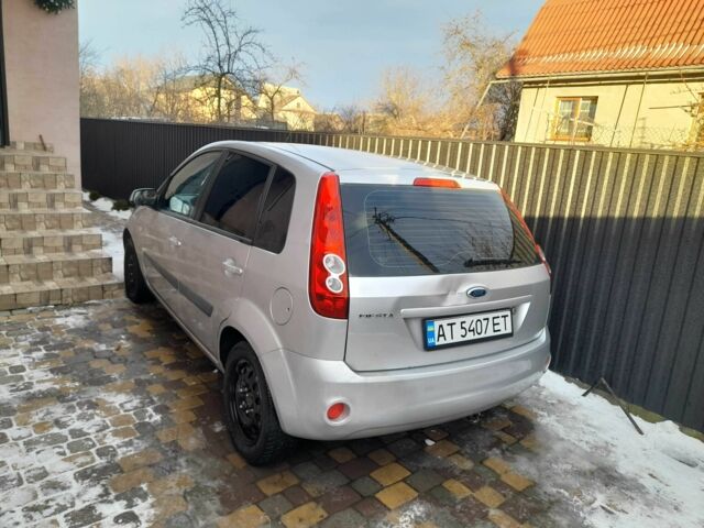 Сірий Форд Фієста, об'ємом двигуна 1.4 л та пробігом 197 тис. км за 3800 $, фото 2 на Automoto.ua
