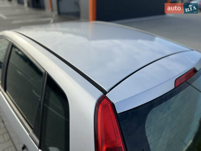 Сірий Форд Фієста, об'ємом двигуна 1.4 л та пробігом 202 тис. км за 4700 $, фото 11 на Automoto.ua