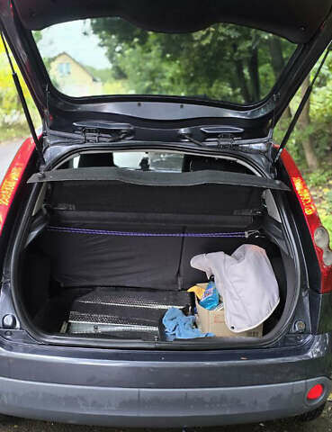 Серый Форд Фиеста, объемом двигателя 1.4 л и пробегом 282 тыс. км за 3300 $, фото 4 на Automoto.ua