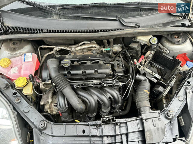 Сірий Форд Фієста, об'ємом двигуна 1.39 л та пробігом 88 тис. км за 1000 $, фото 5 на Automoto.ua