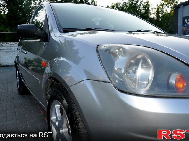 Форд Фиеста 2008 в Полтаве на Automoto.ua Серый Форд Фиеста, объемом двигателя 1.2 л и пробегом 230 тыс. км за 4000 $, фото 2 на Automoto.ua