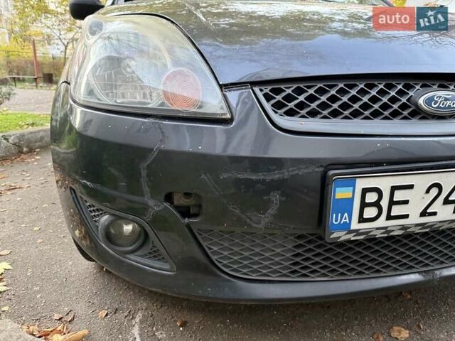 Сірий Форд Фієста, об'ємом двигуна 1.39 л та пробігом 149 тис. км за 3500 $, фото 8 на Automoto.ua