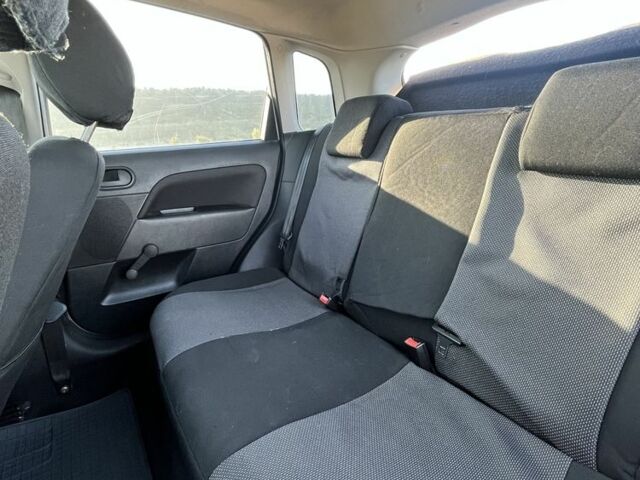 Серый Форд Фиеста, объемом двигателя 1.2 л и пробегом 175 тыс. км за 3900 $, фото 11 на Automoto.ua