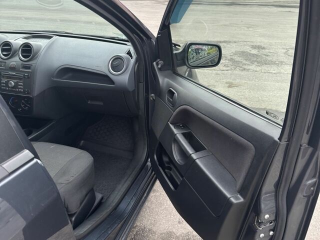 Сірий Форд Фієста, об'ємом двигуна 1.2 л та пробігом 172 тис. км за 3800 $, фото 10 на Automoto.ua