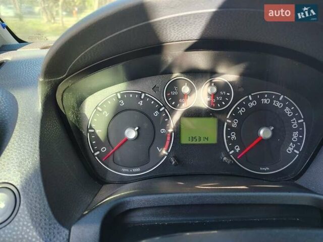 Сірий Форд Фієста, об'ємом двигуна 0 л та пробігом 136 тис. км за 4200 $, фото 4 на Automoto.ua