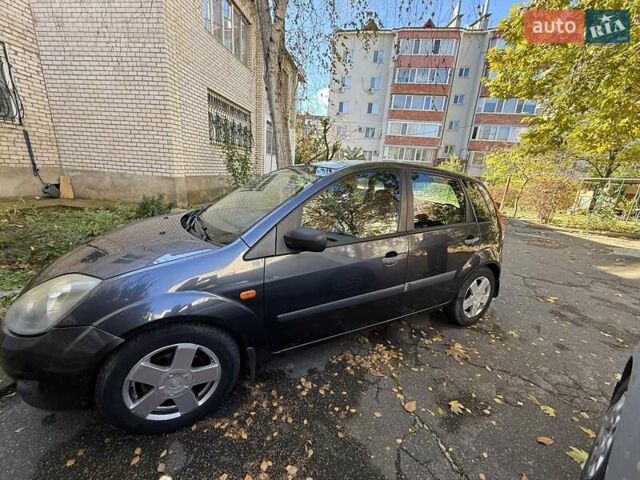 Сірий Форд Фієста, об'ємом двигуна 1.39 л та пробігом 149 тис. км за 3500 $, фото 9 на Automoto.ua