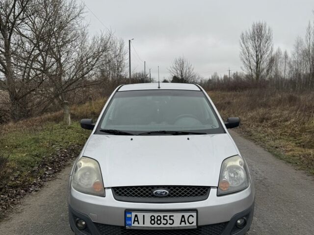 Сірий Форд Фієста, об'ємом двигуна 1.4 л та пробігом 157 тис. км за 4000 $, фото 1 на Automoto.ua