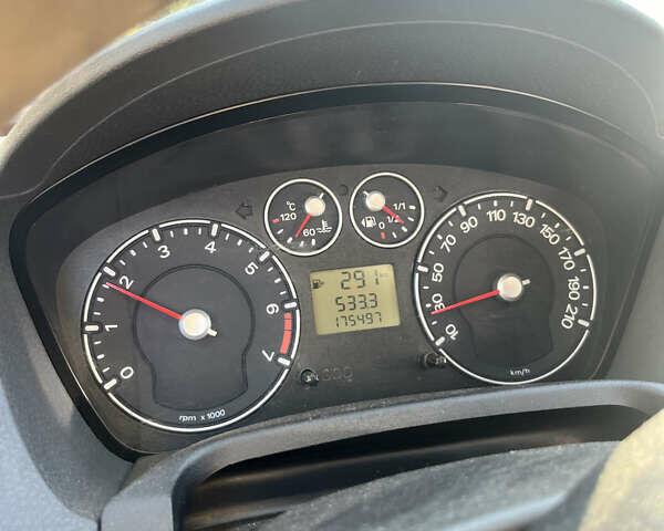 Серый Форд Фиеста, объемом двигателя 1.24 л и пробегом 174 тыс. км за 4200 $, фото 5 на Automoto.ua