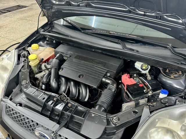 Сірий Форд Фієста, об'ємом двигуна 1.2 л та пробігом 172 тис. км за 3800 $, фото 2 на Automoto.ua