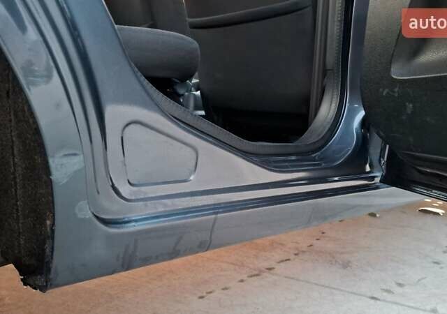 Сірий Форд Фієста, об'ємом двигуна 1.39 л та пробігом 250 тис. км за 4400 $, фото 15 на Automoto.ua