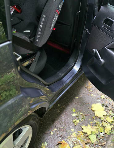 Серый Форд Фиеста, объемом двигателя 1.4 л и пробегом 282 тыс. км за 3300 $, фото 10 на Automoto.ua