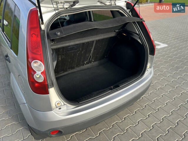 Сірий Форд Фієста, об'ємом двигуна 1.4 л та пробігом 202 тис. км за 4700 $, фото 16 на Automoto.ua
