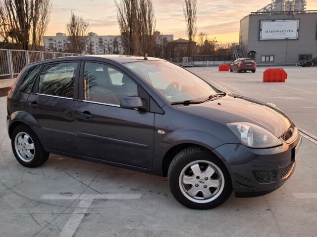 Сірий Форд Фієста, об'ємом двигуна 1.4 л та пробігом 250 тис. км за 4400 $, фото 2 на Automoto.ua