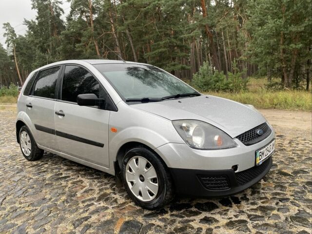 Серый Форд Фиеста, объемом двигателя 1.3 л и пробегом 175 тыс. км за 3950 $, фото 2 на Automoto.ua