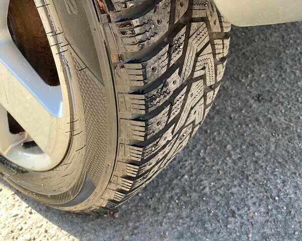 Серый Форд Фиеста, объемом двигателя 1.39 л и пробегом 145 тыс. км за 4100 $, фото 8 на Automoto.ua